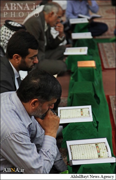 محفل قرآنی در حرم امام حسین (ع)/ گالری تصاویر