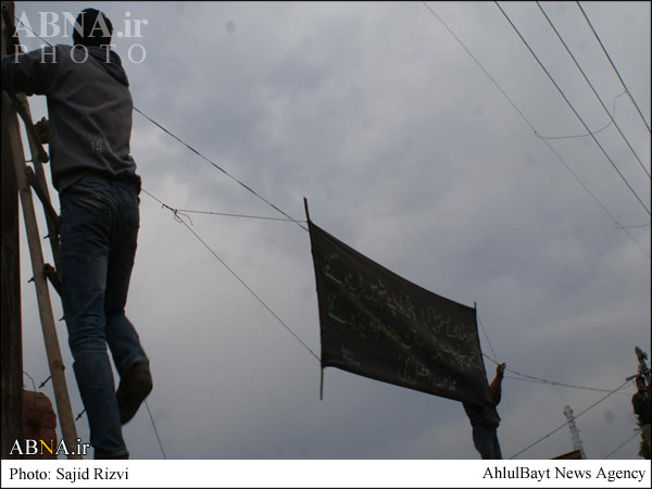 شیعیان کشمیر در تدارک ماه محرم/ تصاویر