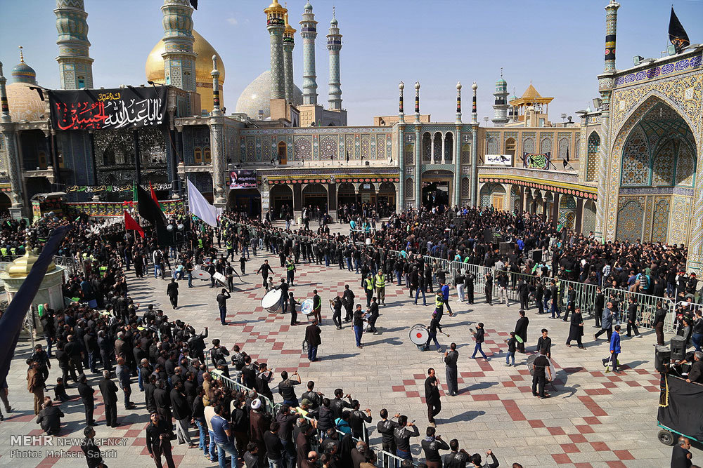 مراسم عزاداری عاشورای حسینی در حرم حضرت معصومه(س)/ گزارش تصویری