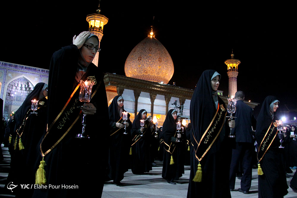 مراسم شام غریبان امام حسین (ع) در شاهچراغ شیراز/گالری تصاویر