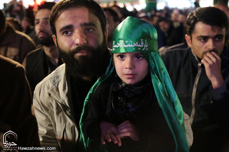 بر سر سفره سه ساله حسین (ع)/ گزارش تصویری