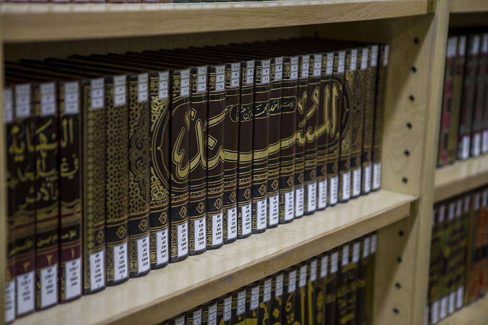 کتابخانه حرم حضرت عباس(ع) در کربلا + تصاویر