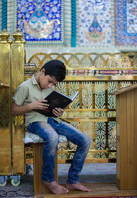 تصاویر جالب از حضور کودکان در حرم سیدالشهداء(ع)