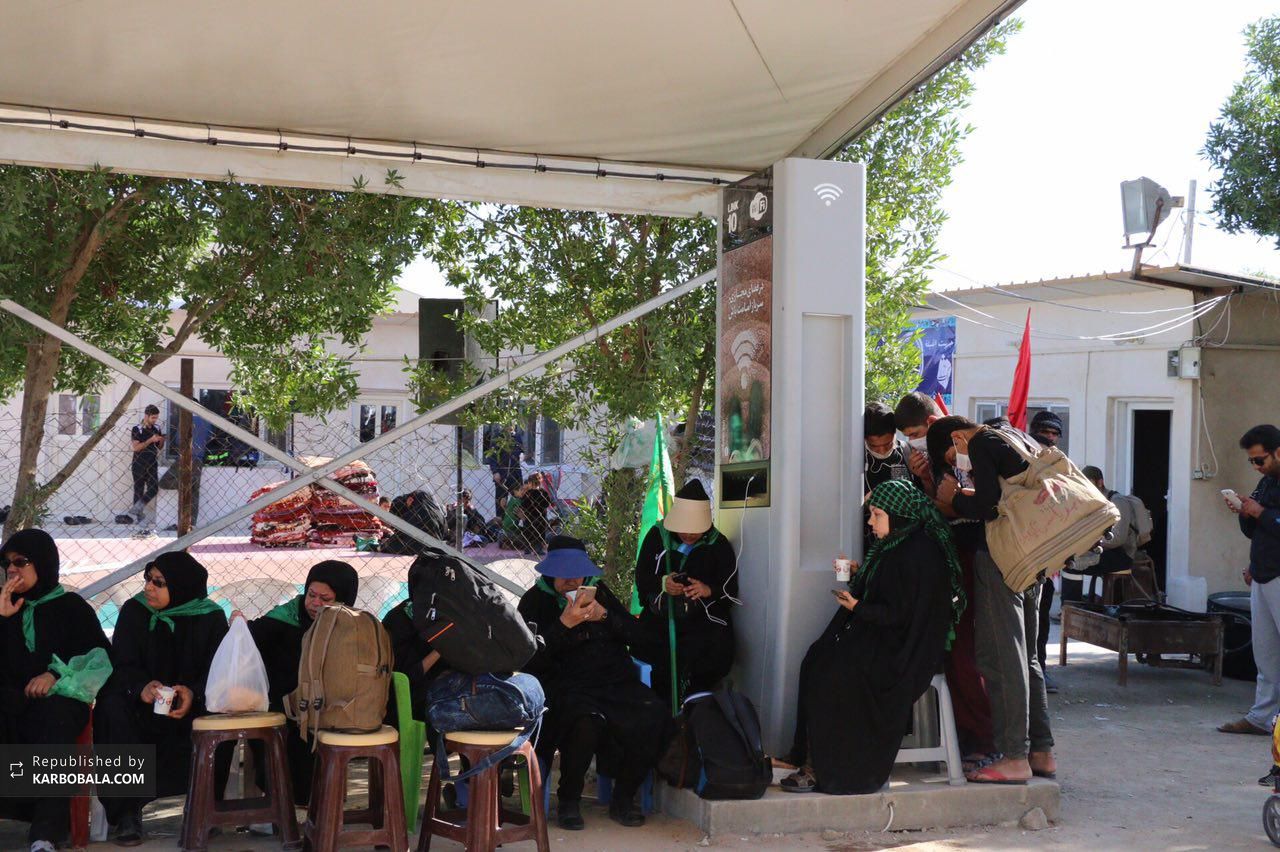 پذیرایی از زائرین اربعین در موکب امام خمینی
