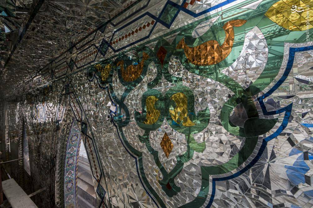 تصاویری از مسقف کردن و آینه کاری صحن حضرت ابوالفضل العباس (ع) در کربلا