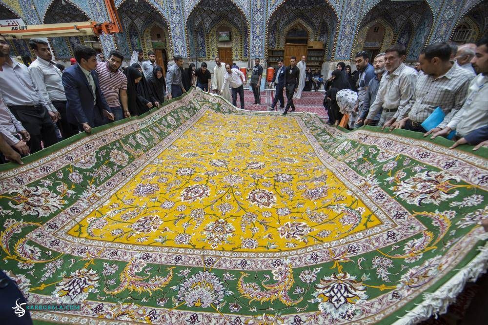فرش نفیس 28 متری، هدیه یک ایرانی به حرم حضرت عباس (ع)