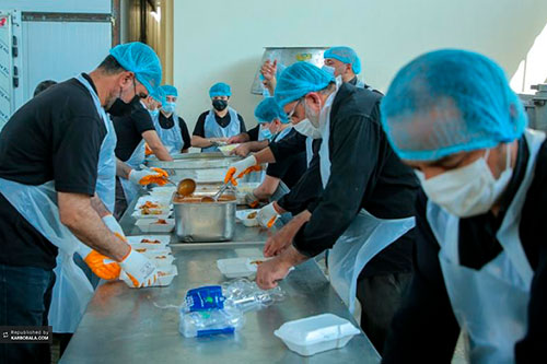 خدمت رسانی خادمان آستان امیرالمومنین(ع) به زائران اربعین/ گزارش تصویری