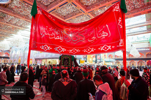 عزاداری زائران حرم حسینی در سالروز شهادت دهمین امام شیعیان / گزارش تصویری