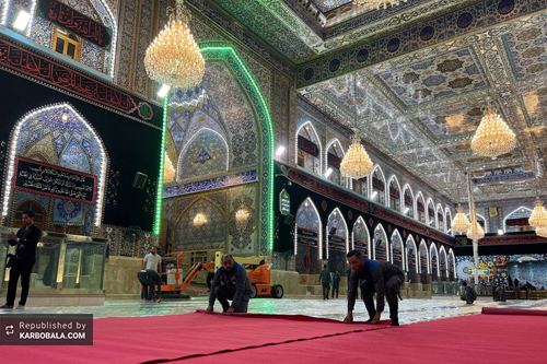 صحن و سرای حسینی با فرش‌های قرمز مفروش شد / گزارش تصویری