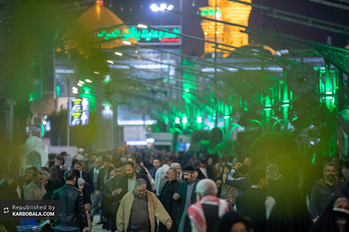 شادی زائران حسینی در سالروز مولود ابن الرضا (ع)