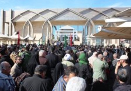 زوار ایرانی در عراق قدرت شیعیان را به رخ داعش می کشند