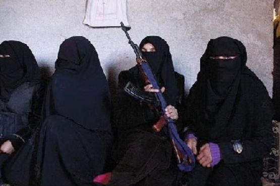 فرار گروهی عناصر داعش با لباس زنانه