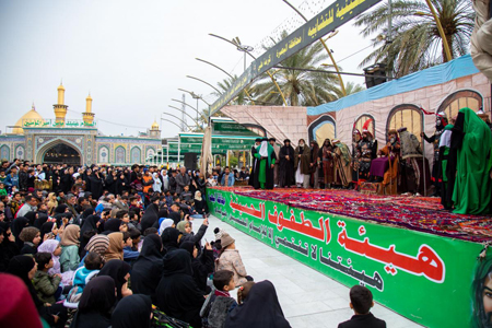 نمایش آئینی مرثیه ام ابیها در بین‌الحرمین/ گزارش تصویری