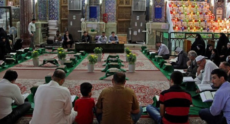 محفل قرآنی در حرم امام حسین (ع)/ گالری تصاویر