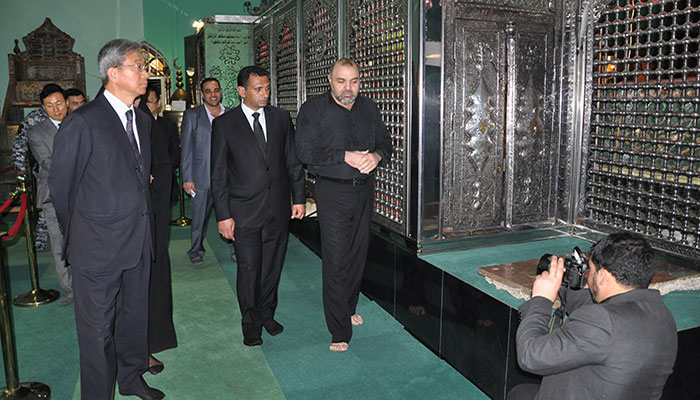 سفیر کره در بازدید از موزه آستان قدس حسیینی