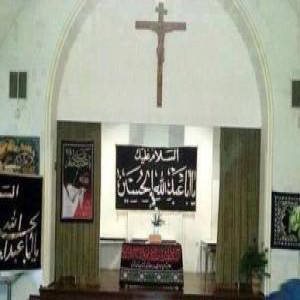 وقتی کلیسا هم به عشق امام حسین علیه السلام سیاه پوش شد / عکس