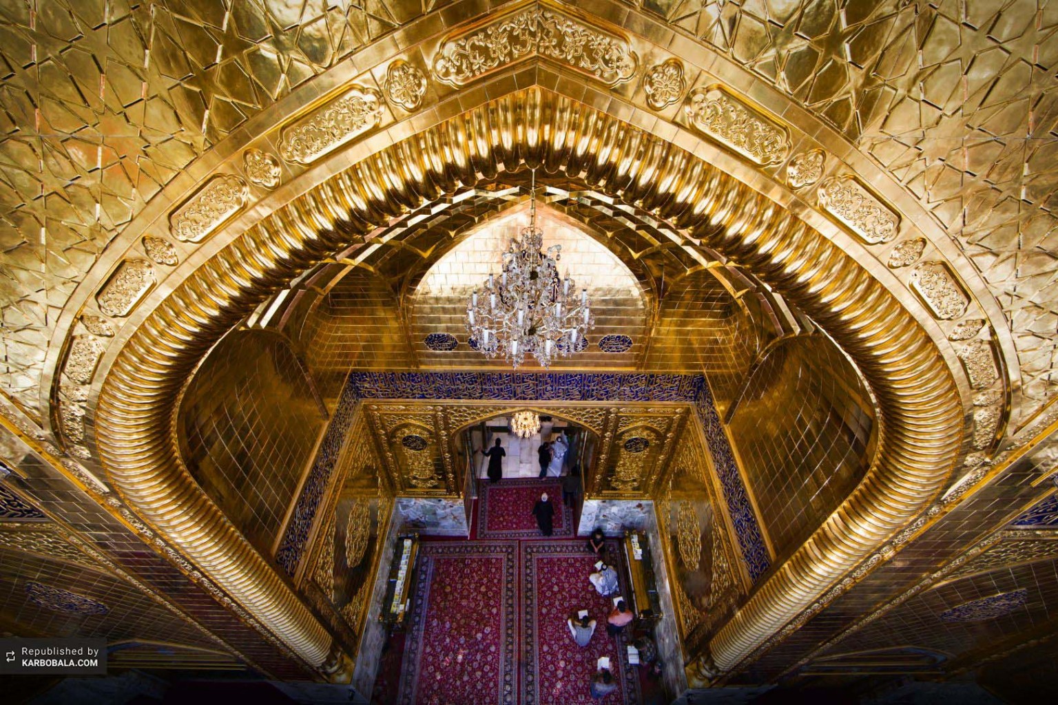 درب ورودی ضریح حضرت عباس (ع) از نمای بالا