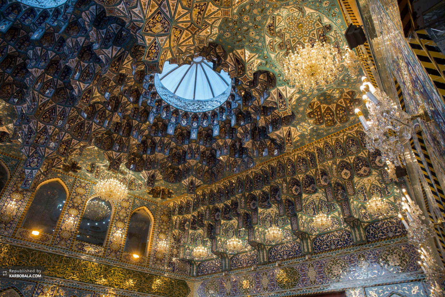 تصویری از هنر معماری در طاقی های حرم امام حسین علیه السلام