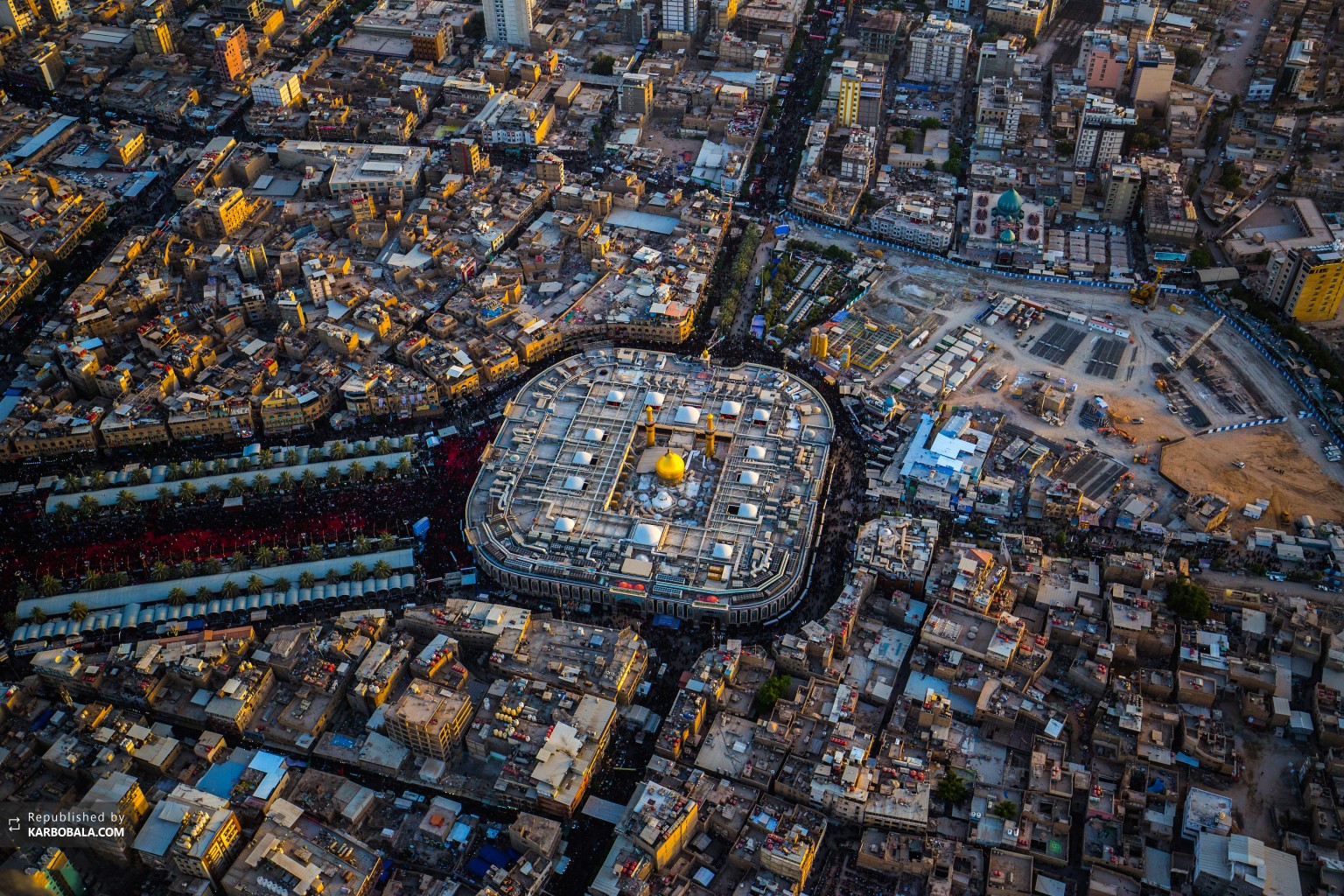 تصویر هوایی از حرم سیدالشهداء علیه السلام در روز عاشورا