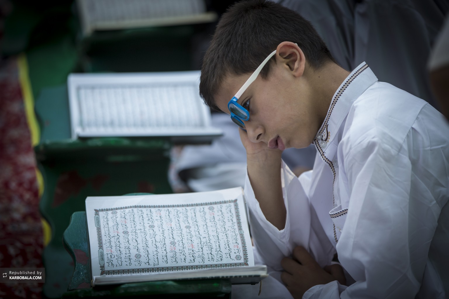 نوجوان حسینی در ماه مبارک رمضان