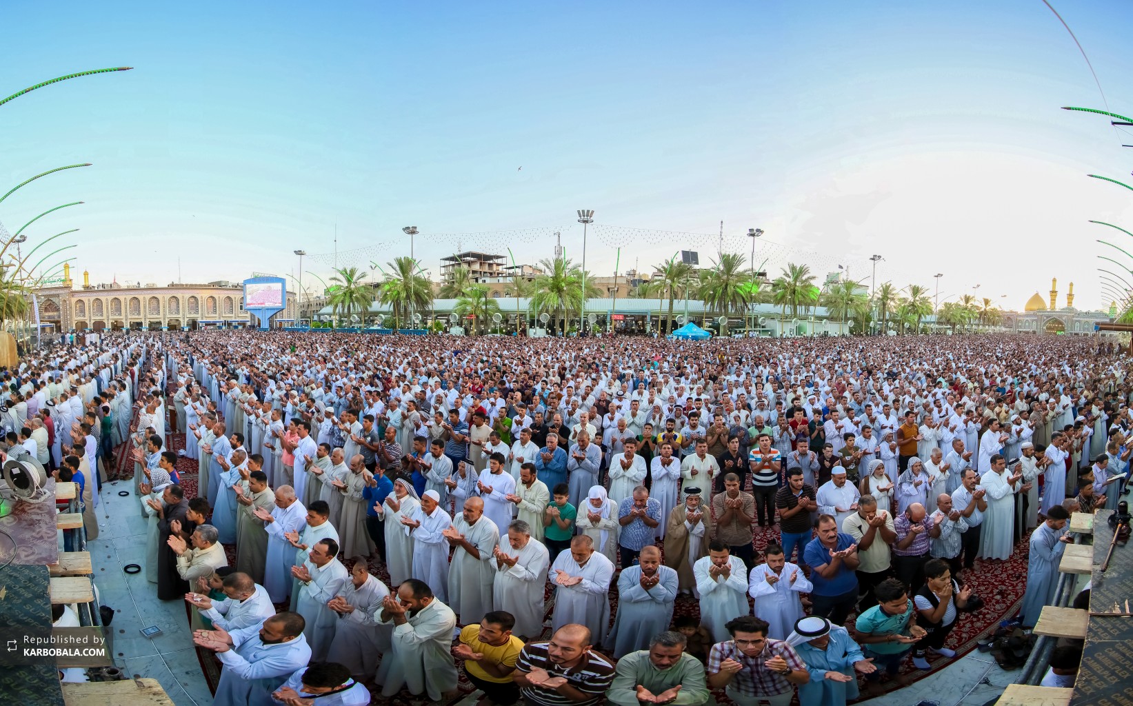 صفوف نماز جماعت روز عید در بین الحرمین
