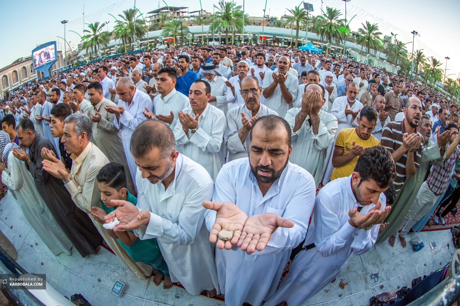 تصویر نمازگزاران روز عید فطر