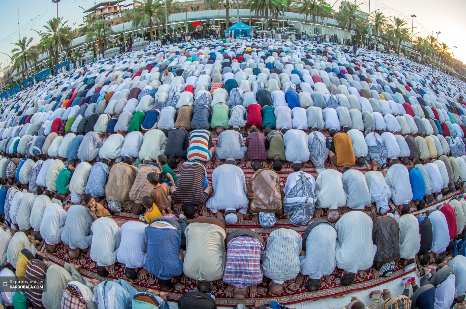 اقامه نماز جماعت در عید فطر...
