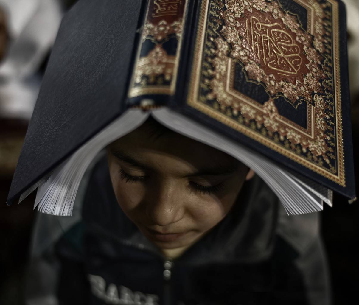 زائر کوچک حسینی در پناه قرآن